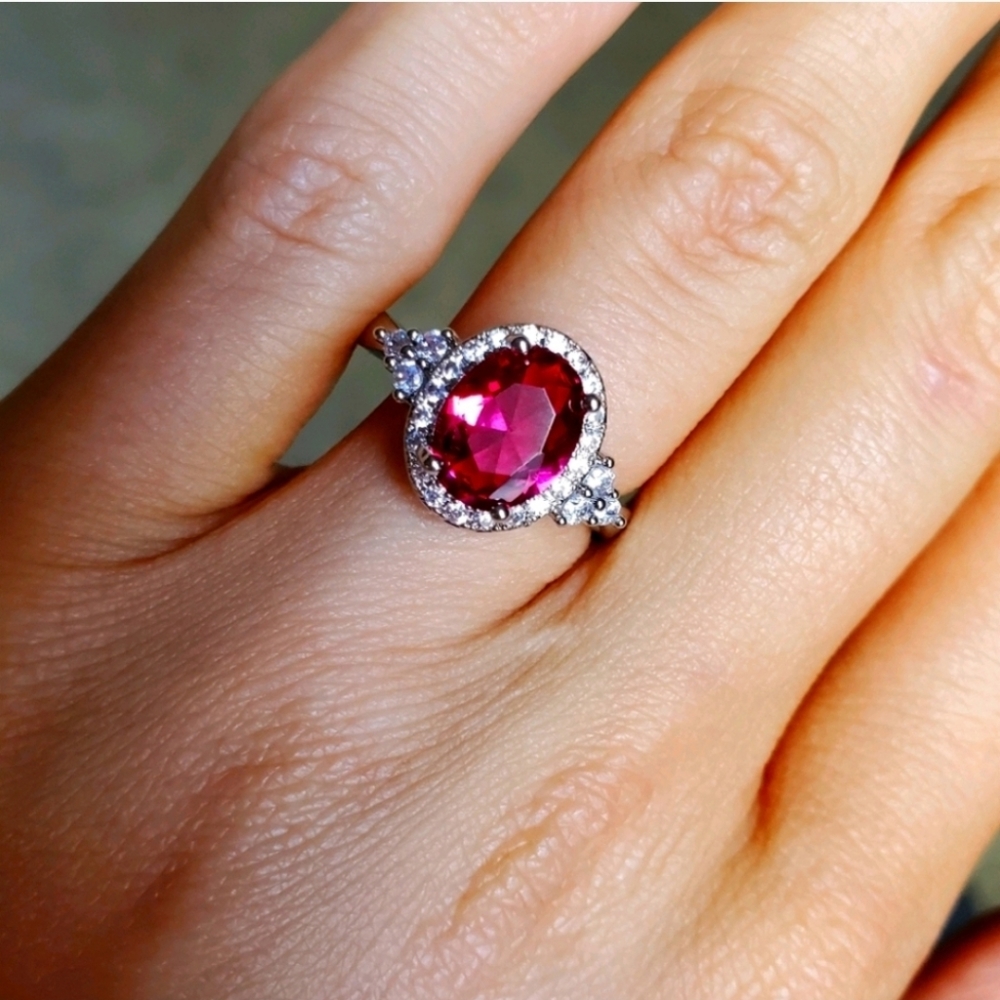 New Beautiful Oval Cut Ruby Ring - Picture 2 of 8